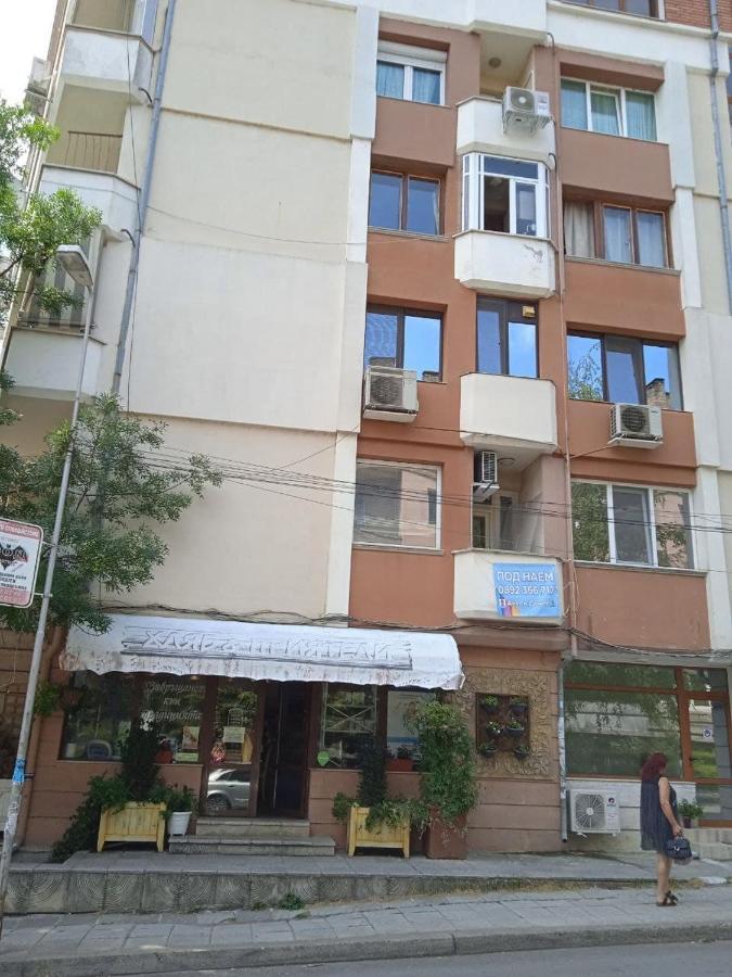 Джессика Апартмент Apartamento Veliko Tŭrnovo Exterior foto